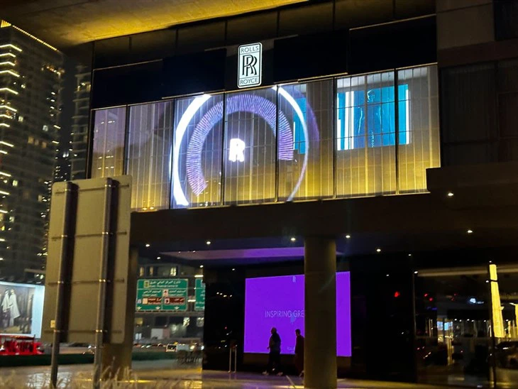 Transparent Video Wall LED Screen P3.91-7.81